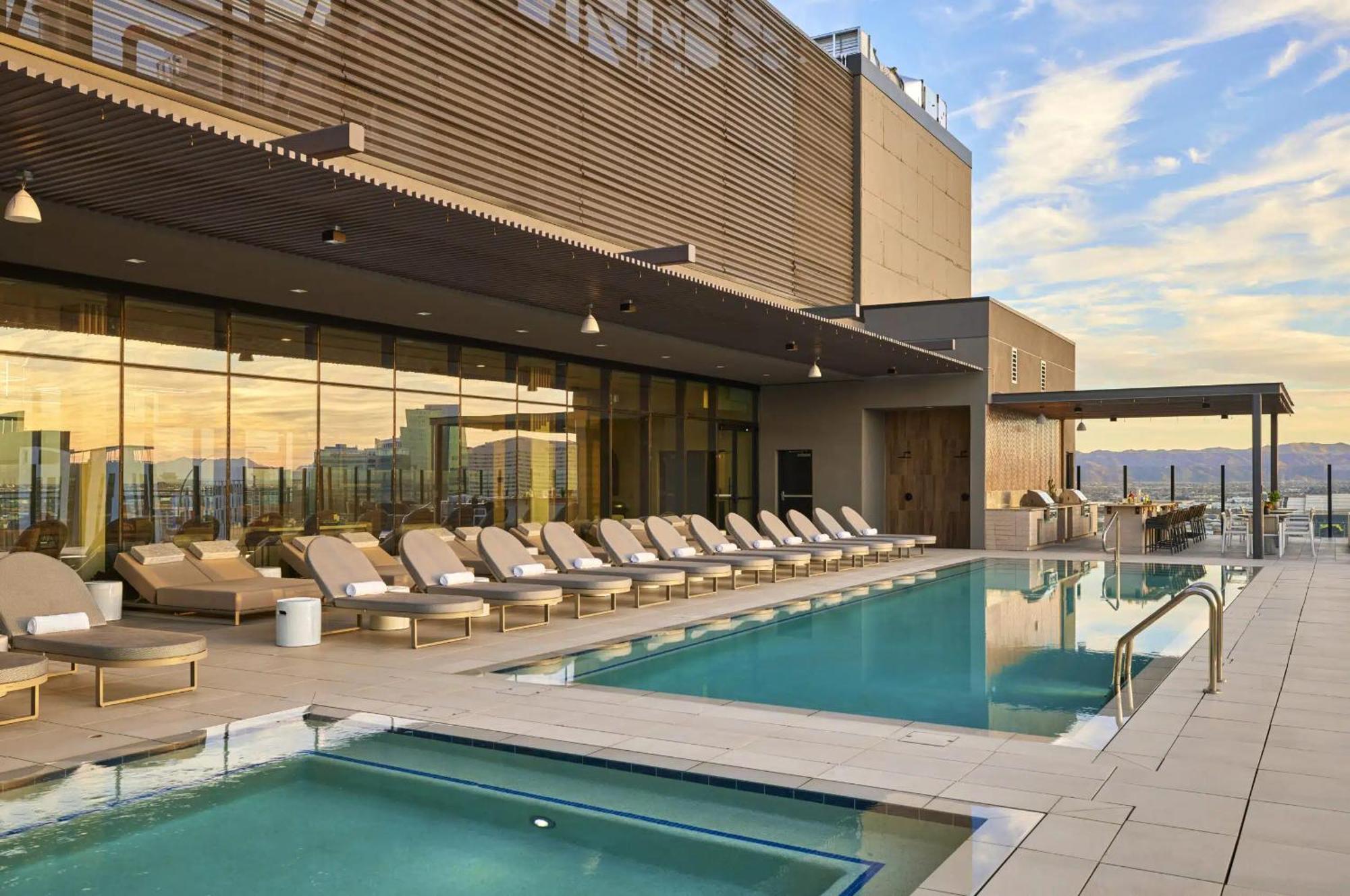 Global Luxury Suites At Downtown Phoenix Buitenkant foto